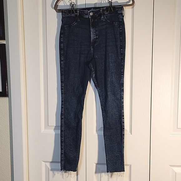 Hollister Denim - Hollister Jeans- curvy, ultra high rise jean legging raw hem-Sz 30 (10-11)